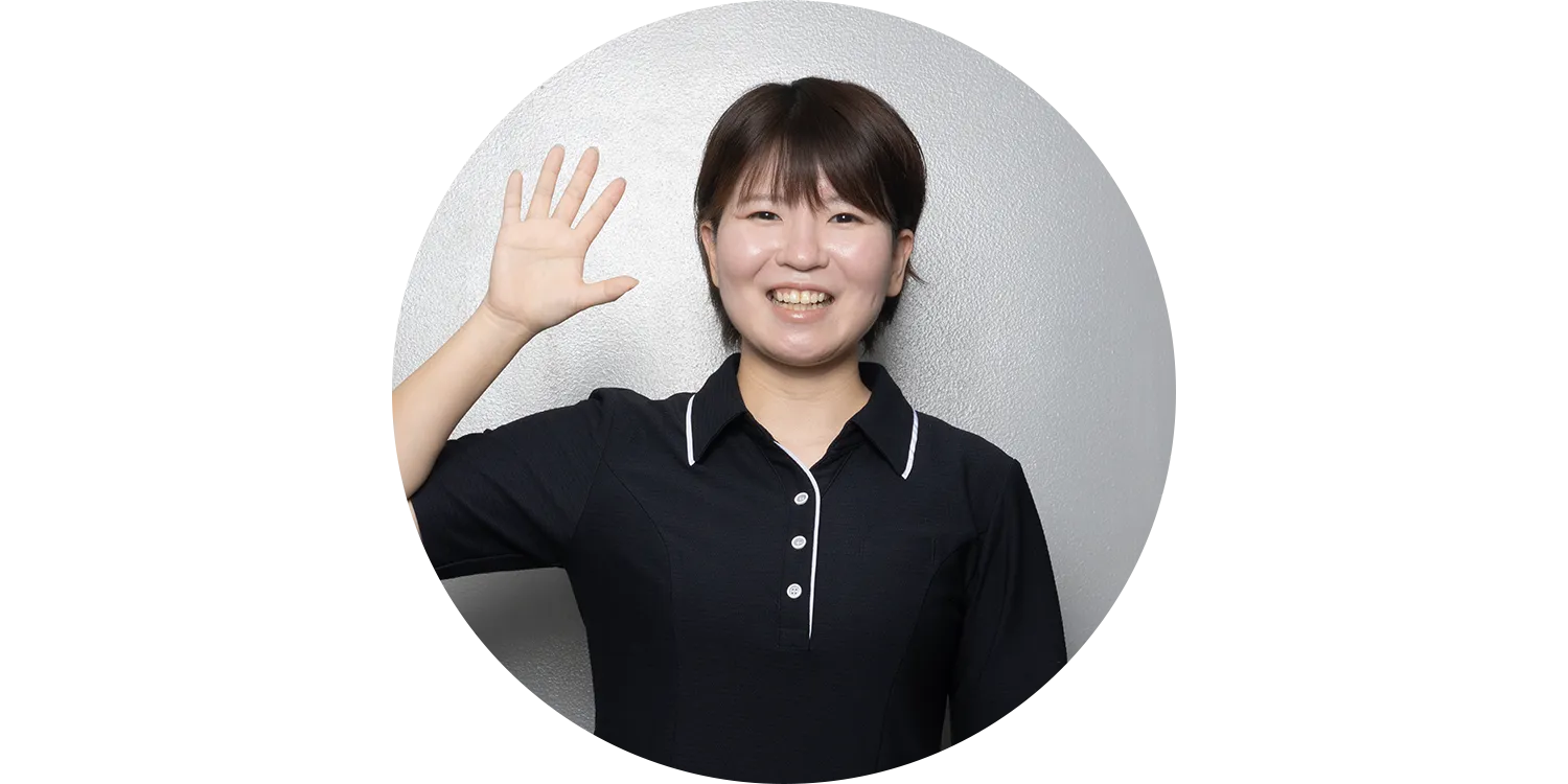 笑顔のスタッフの写真